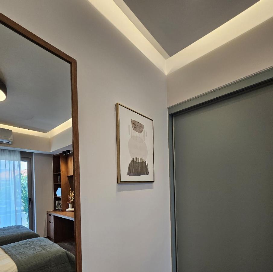 Calm & Dreamy Luxury Apts Pírgos Екстериор снимка