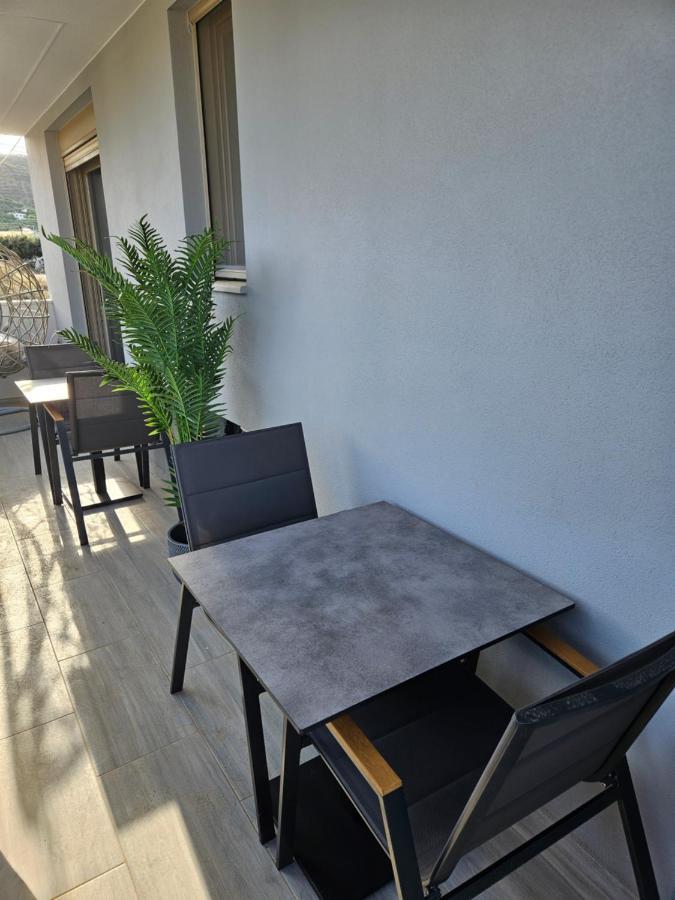 Calm & Dreamy Luxury Apts Pírgos Екстериор снимка