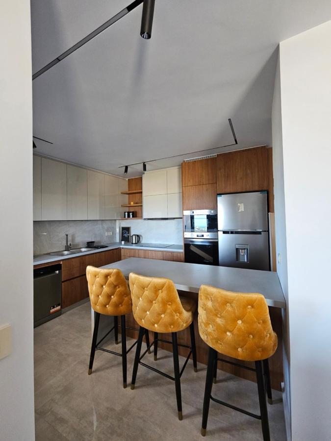 Calm & Dreamy Luxury Apts Pírgos Екстериор снимка