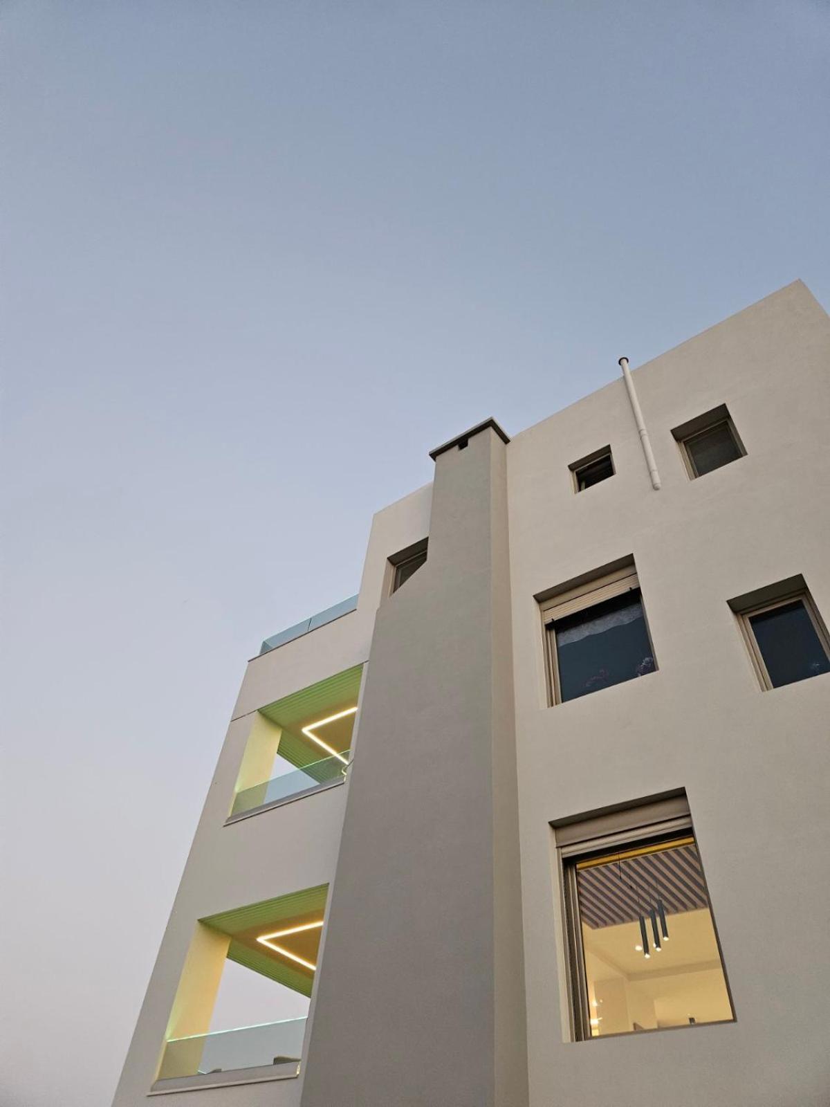 Calm & Dreamy Luxury Apts Pírgos Екстериор снимка